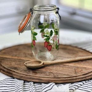 Vintage Strawberry jar with seal/ cottagecor